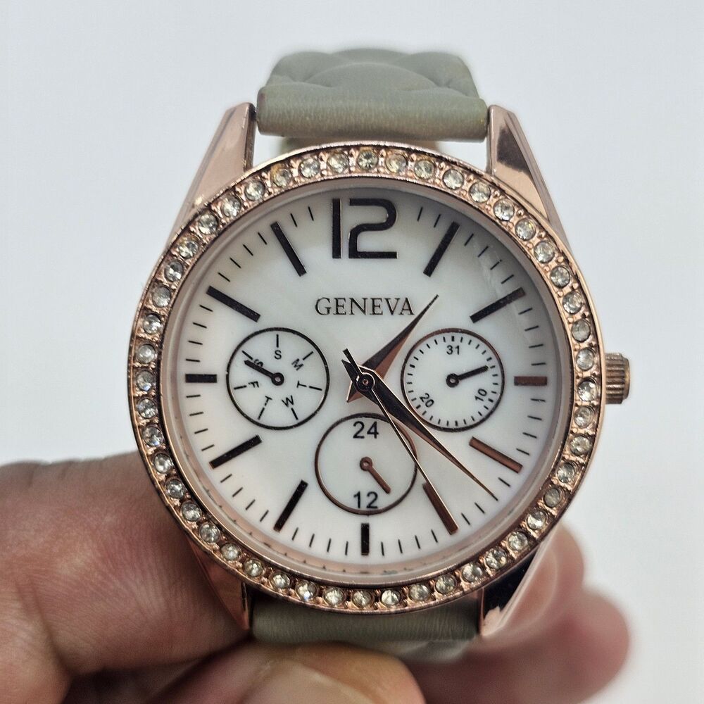 36MM Women's Watch White Dial Gray Faux‎ Leather Bands New Battery